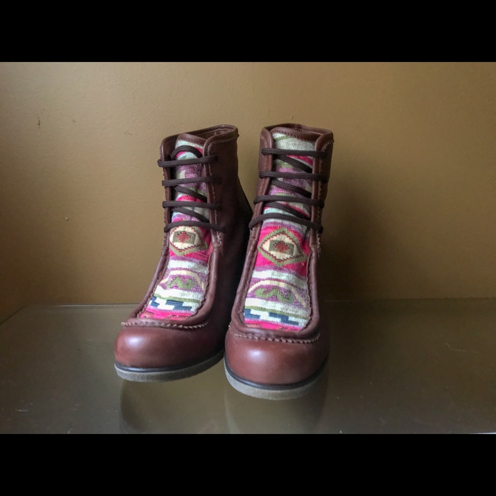 NEW Anthropologie Holding Horses Textile Booties